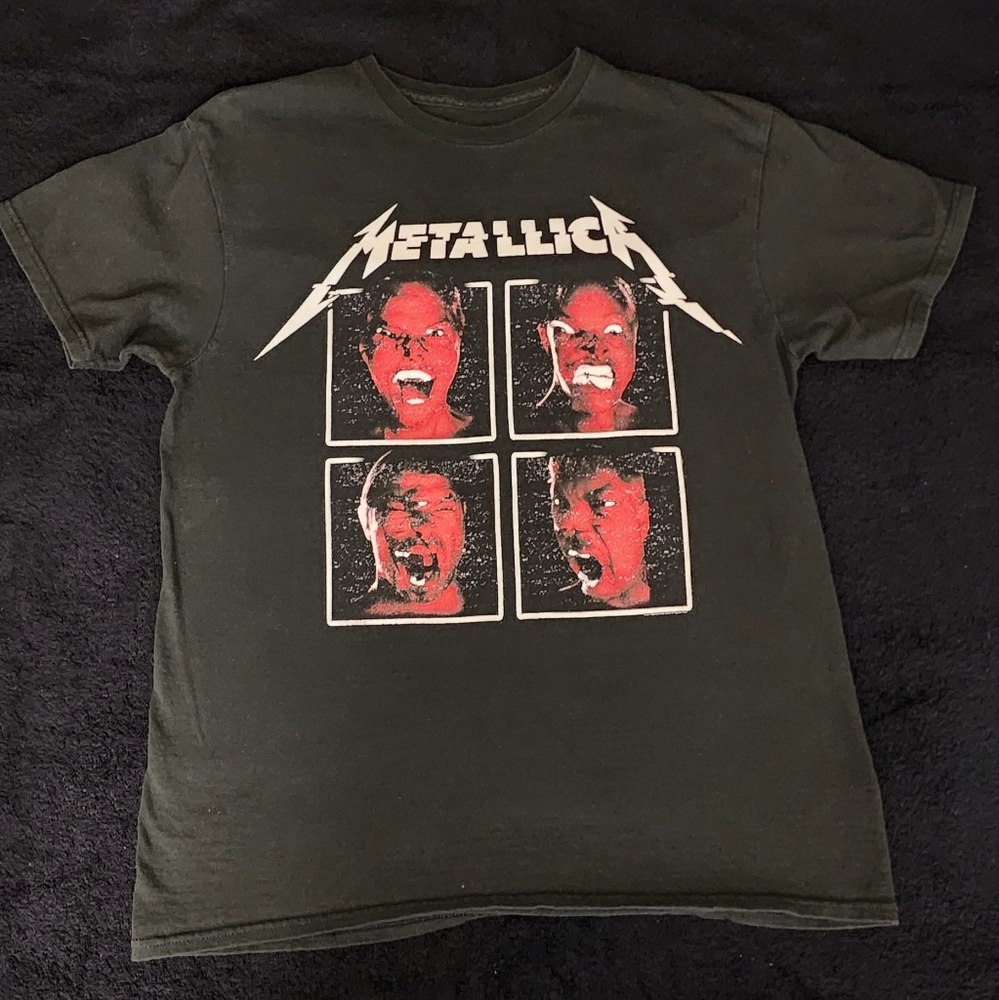 Metallica 2017 World Wired Tour, Medium T-Shirt, Original Concert T-shirt